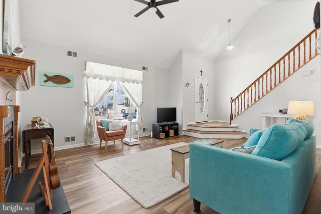 31 HILLCREST LN, Tuckerton, NJ 08087