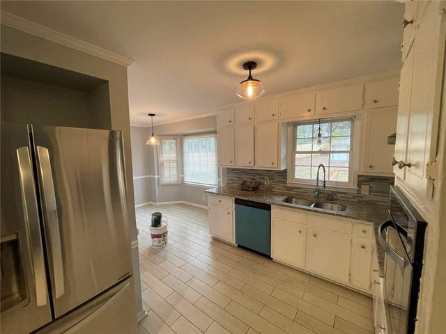 2329 Valley Way, Snellville, GA 30078
