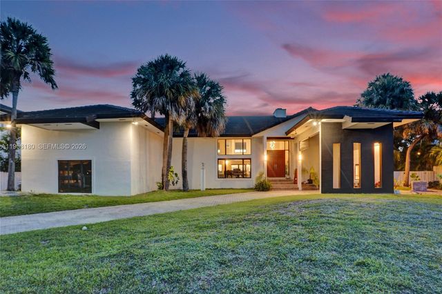 13724 SW 92nd Court, Miami, FL 33176