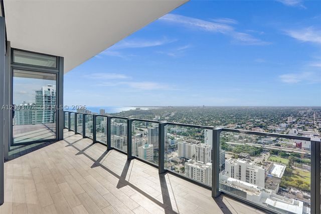 88 SW 7th St 4011, Miami, FL 33130