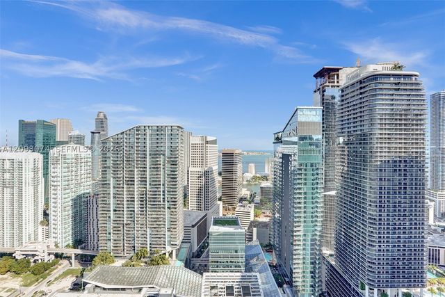 88 SW 7th St 4011, Miami, FL 33130