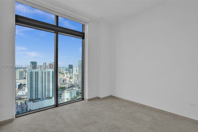 88 SW 7th St 4011, Miami, FL 33130