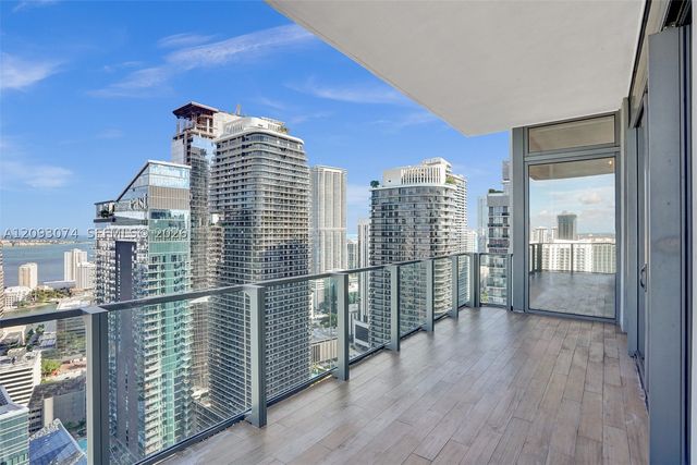 88 SW 7th St 4011, Miami, FL 33130