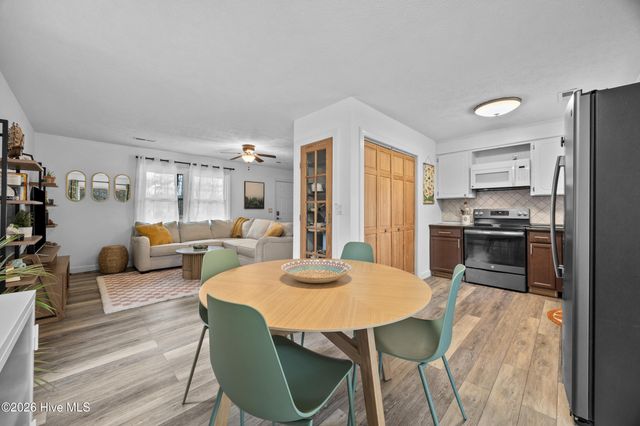 131 Meadowood Drive, Wilmington, NC 28411