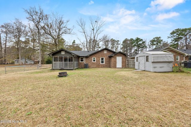 131 Meadowood Drive, Wilmington, NC 28411