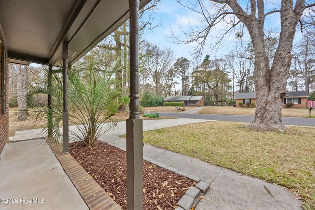 131 Meadowood Drive, Wilmington, NC 28411