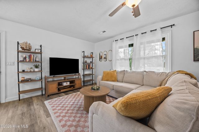 131 Meadowood Drive, Wilmington, NC 28411