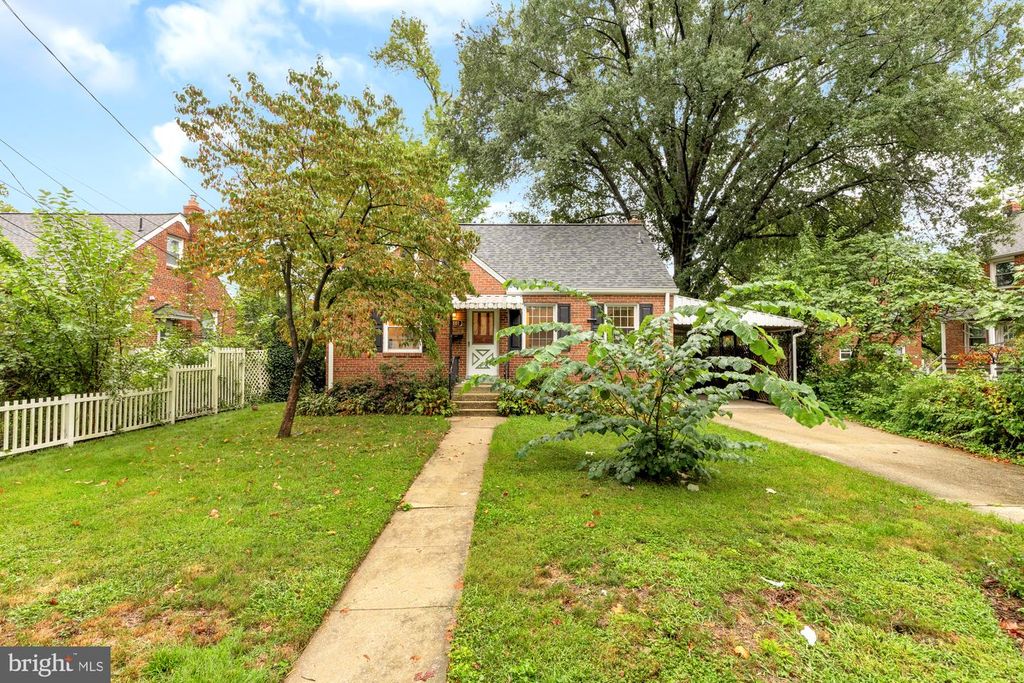 9101 48TH PL, College Park, MD 20740