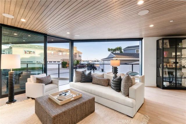 109 Turquoise, Newport Beach, CA 92662