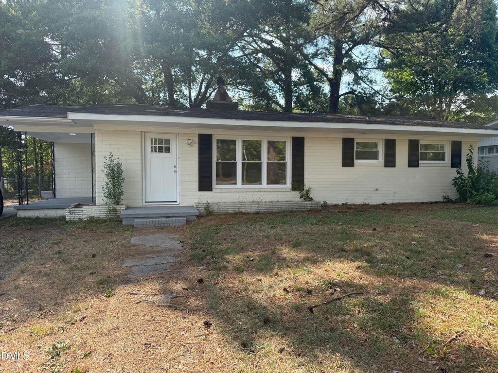 605 Sunnyside Lane W, Wilson, NC 27893