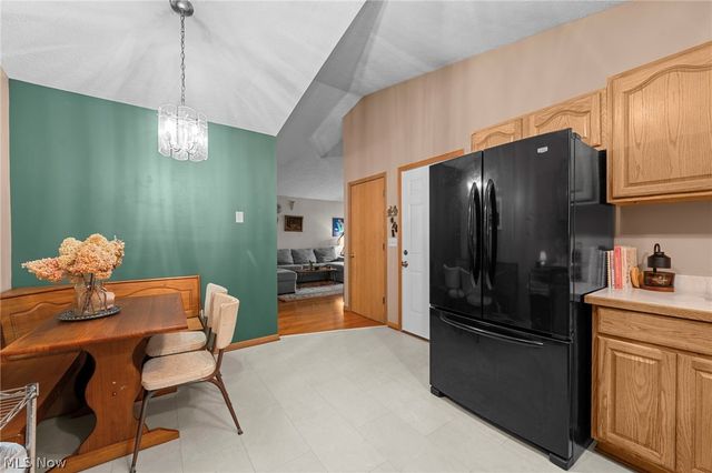 77 29th Street NW, Barberton, OH 44203