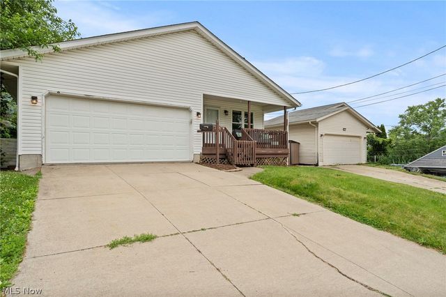 77 29th Street NW, Barberton, OH 44203