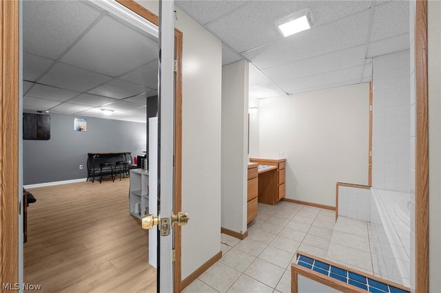 77 29th Street NW, Barberton, OH 44203