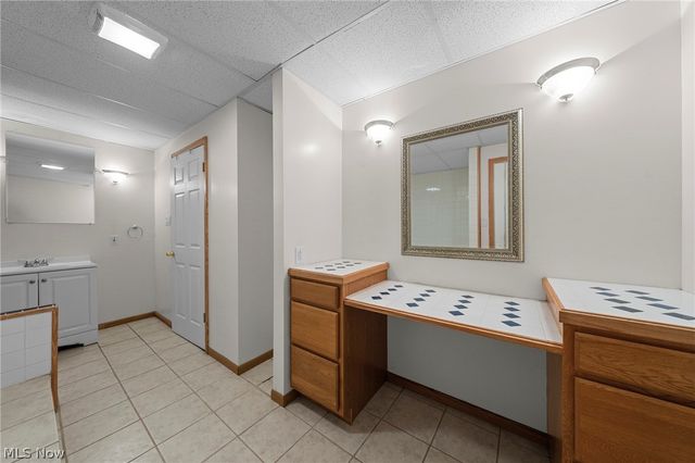 77 29th Street NW, Barberton, OH 44203