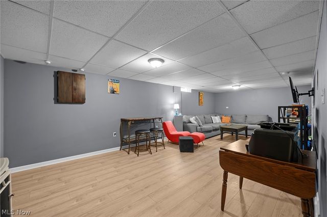 77 29th Street NW, Barberton, OH 44203