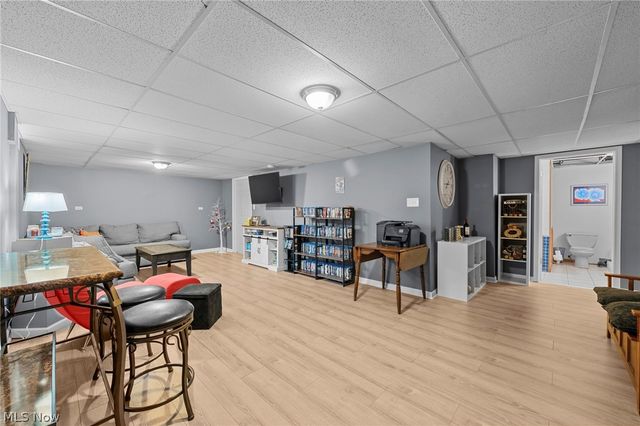 77 29th Street NW, Barberton, OH 44203