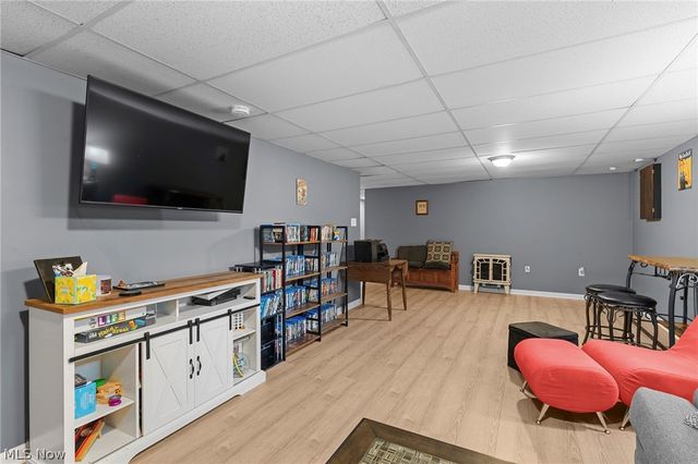 77 29th Street NW, Barberton, OH 44203