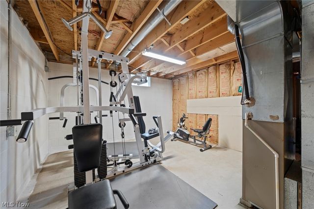 77 29th Street NW, Barberton, OH 44203