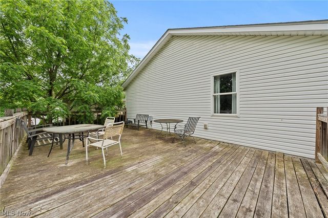 77 29th Street NW, Barberton, OH 44203