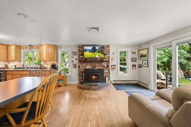 115 Springhill Ave, Bridgewater, MA 02324