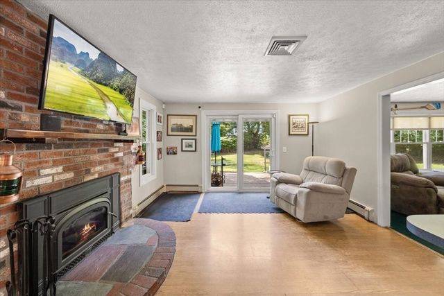 115 Springhill Ave, Bridgewater, MA 02324