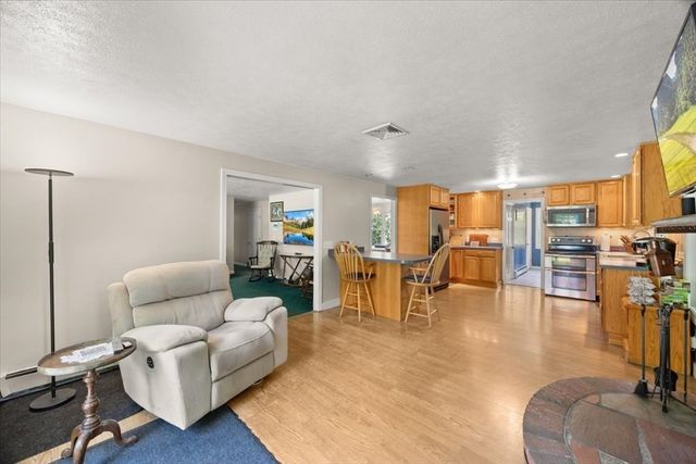 115 Springhill Ave, Bridgewater, MA 02324