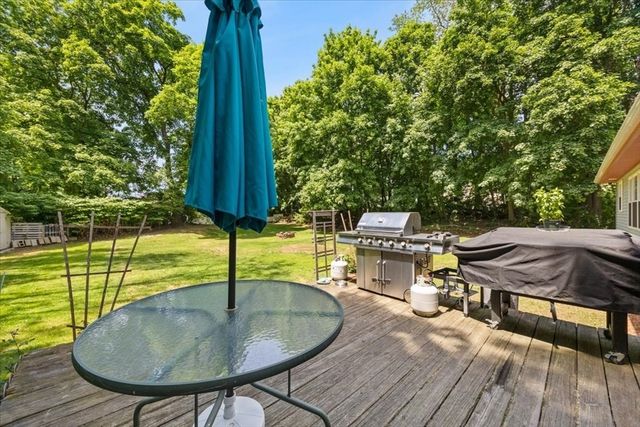 115 Springhill Ave, Bridgewater, MA 02324