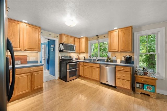 115 Springhill Ave, Bridgewater, MA 02324