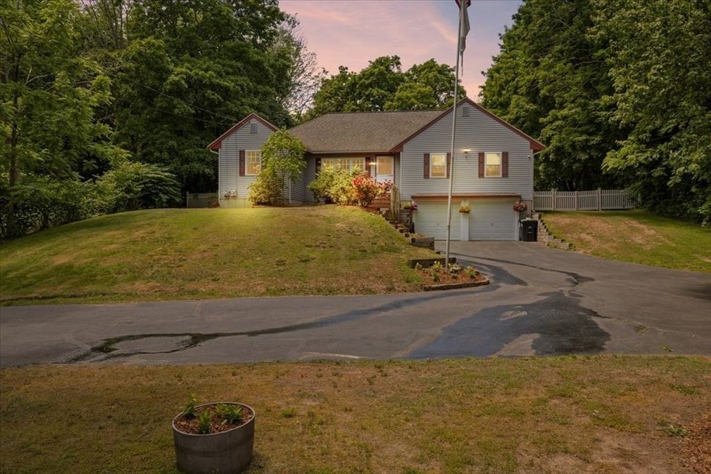 115 Springhill Ave, Bridgewater, MA 02324