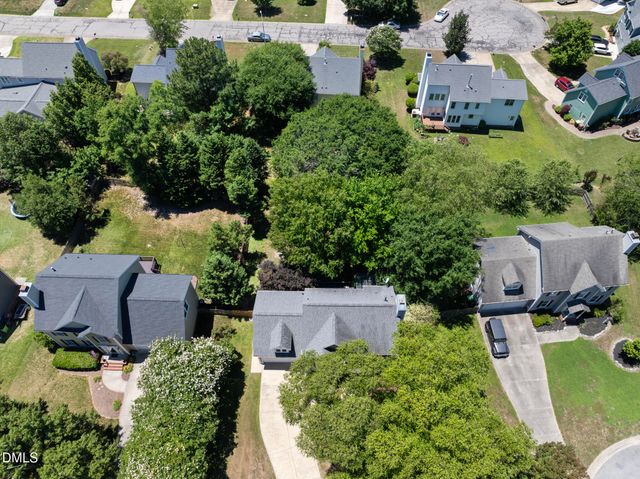 725 Bahama Court, Holly Springs, NC 27540