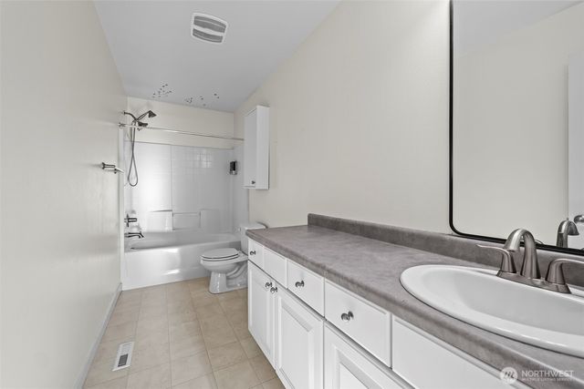 2249 SW Siskin Circle, Port Orchard, WA 98367