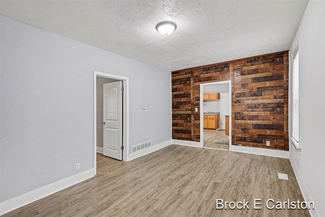 1157 W Dale Avenue, Muskegon, MI 49441