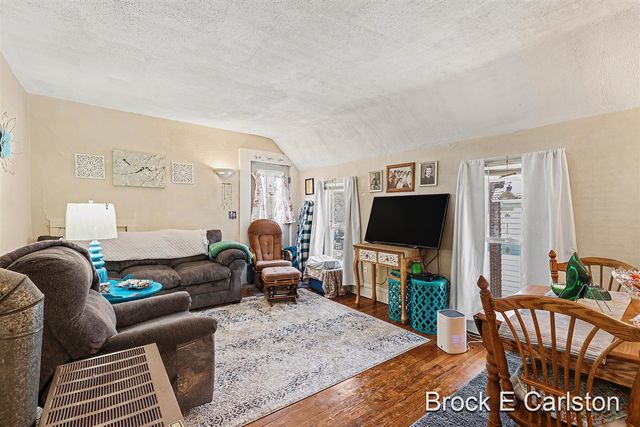 1157 W Dale Avenue, Muskegon, MI 49441