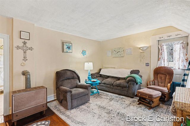 1157 W Dale Avenue, Muskegon, MI 49441