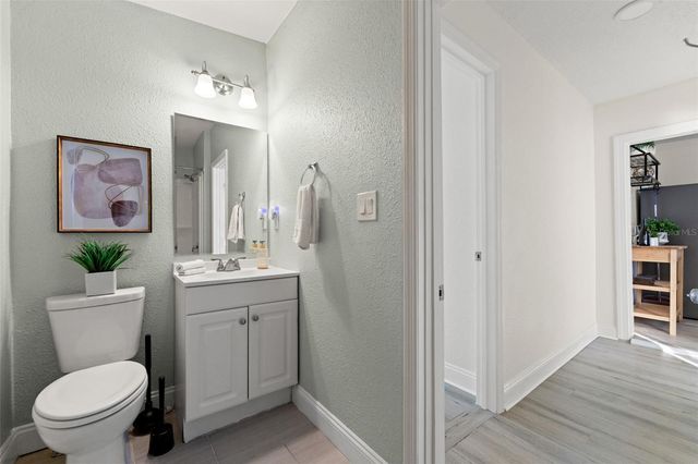 6920 N CENTRAL AVENUE, Tampa, FL 33604