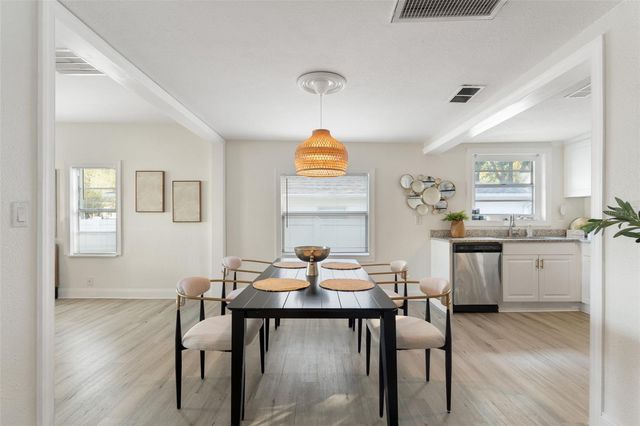 6920 N CENTRAL AVENUE, Tampa, FL 33604