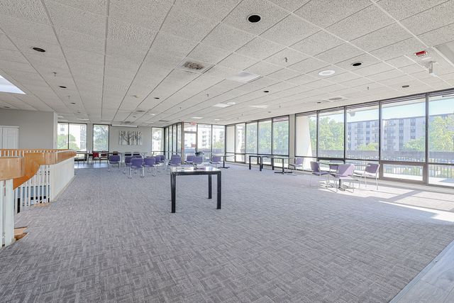 9078 Heathwood Drive 2B, Niles, IL 60714