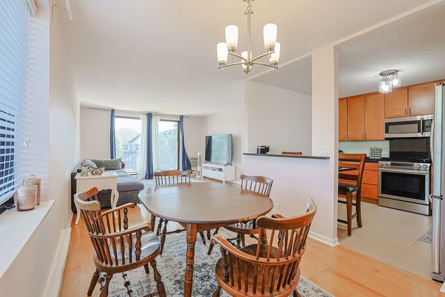 9078 Heathwood Drive 2B, Niles, IL 60714
