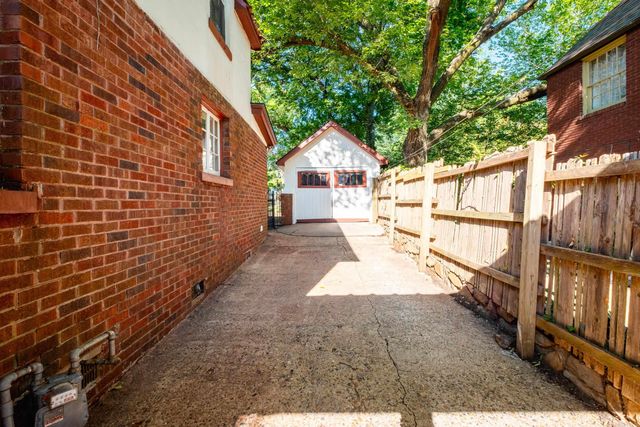 116 Colonial Court, Little Rock, AR 72205