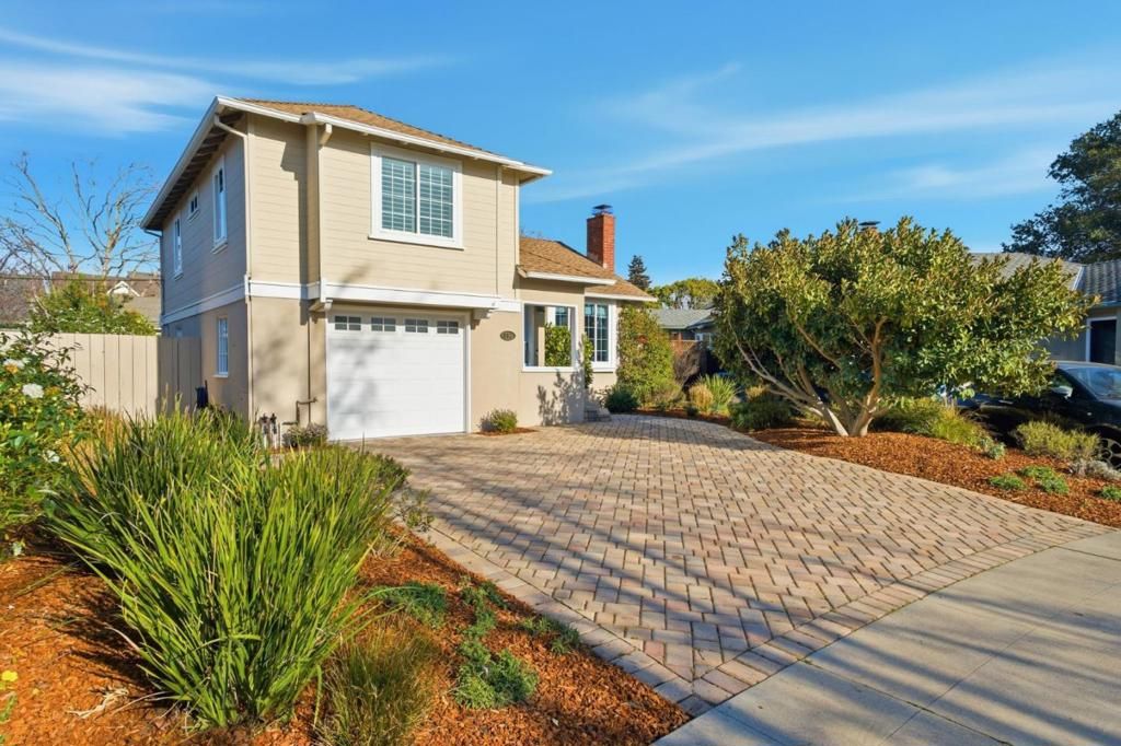 Image 22 of property listing at 957 E Grant Place, San Mateo, CA 94402