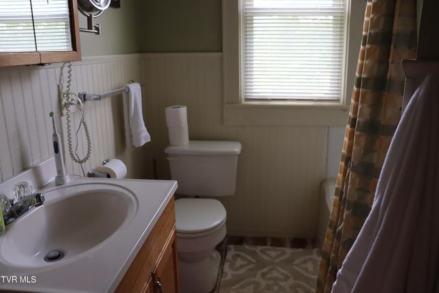 172 Harless Avenue, Jonesville, VA 24263