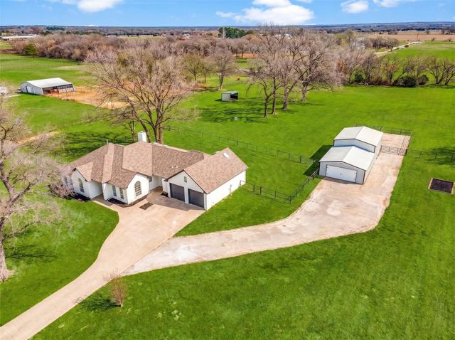 9986 Copeland Place, Pilot Point, TX 76258