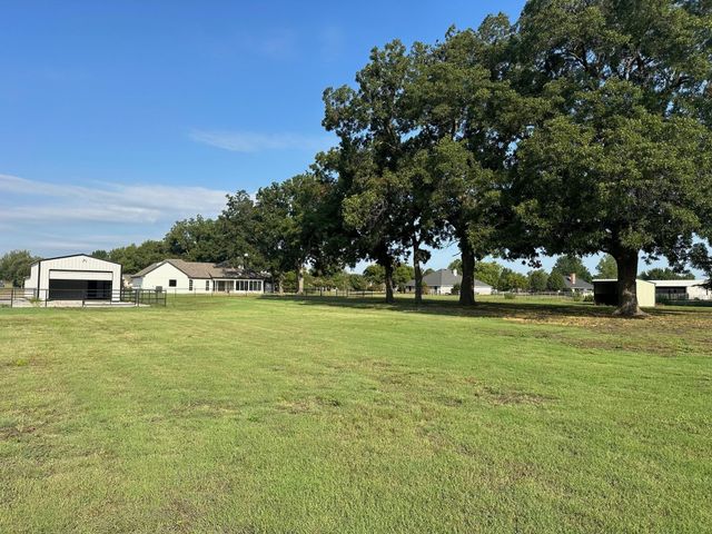 9986 Copeland Place, Pilot Point, TX 76258