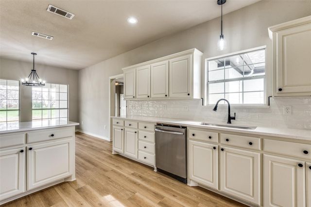 9986 Copeland Place, Pilot Point, TX 76258