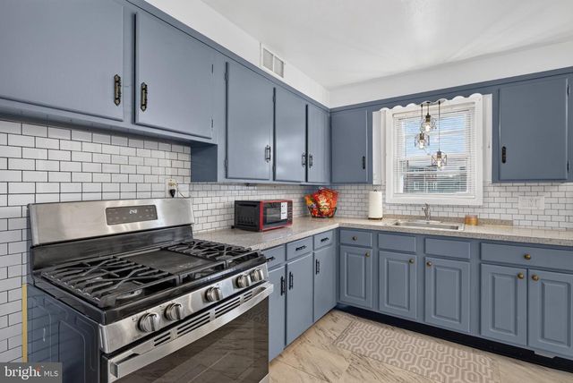 1127 JAMAICA RD, Lancaster, PA 17602