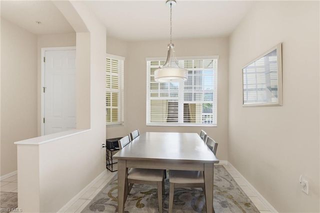 4873 Hampshire CT # 104, Naples, FL 34112