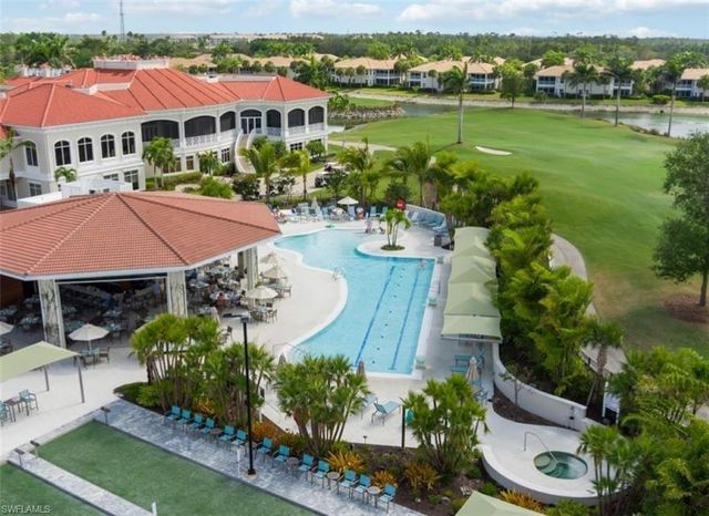 4873 Hampshire CT # 104, Naples, FL 34112