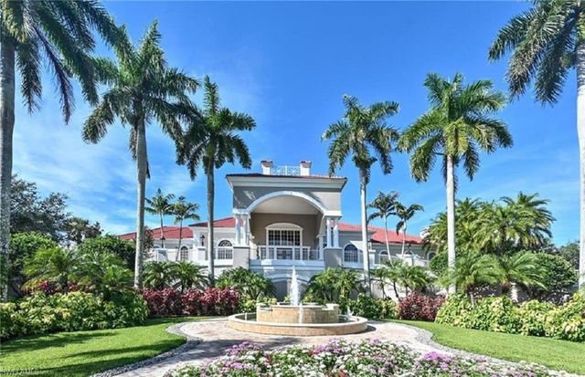 4873 Hampshire CT # 104, Naples, FL 34112