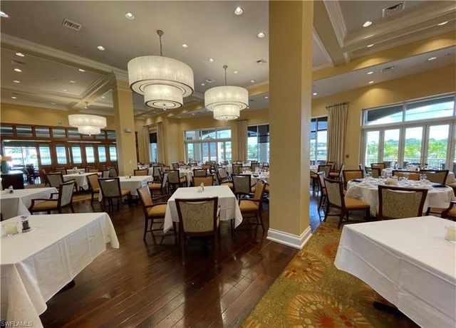 4873 Hampshire CT # 104, Naples, FL 34112