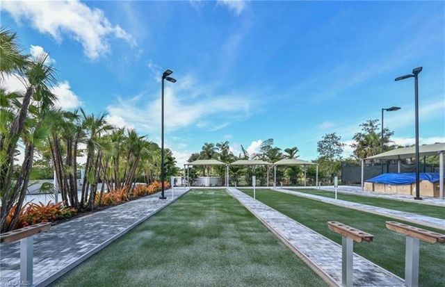 4873 Hampshire CT # 104, Naples, FL 34112